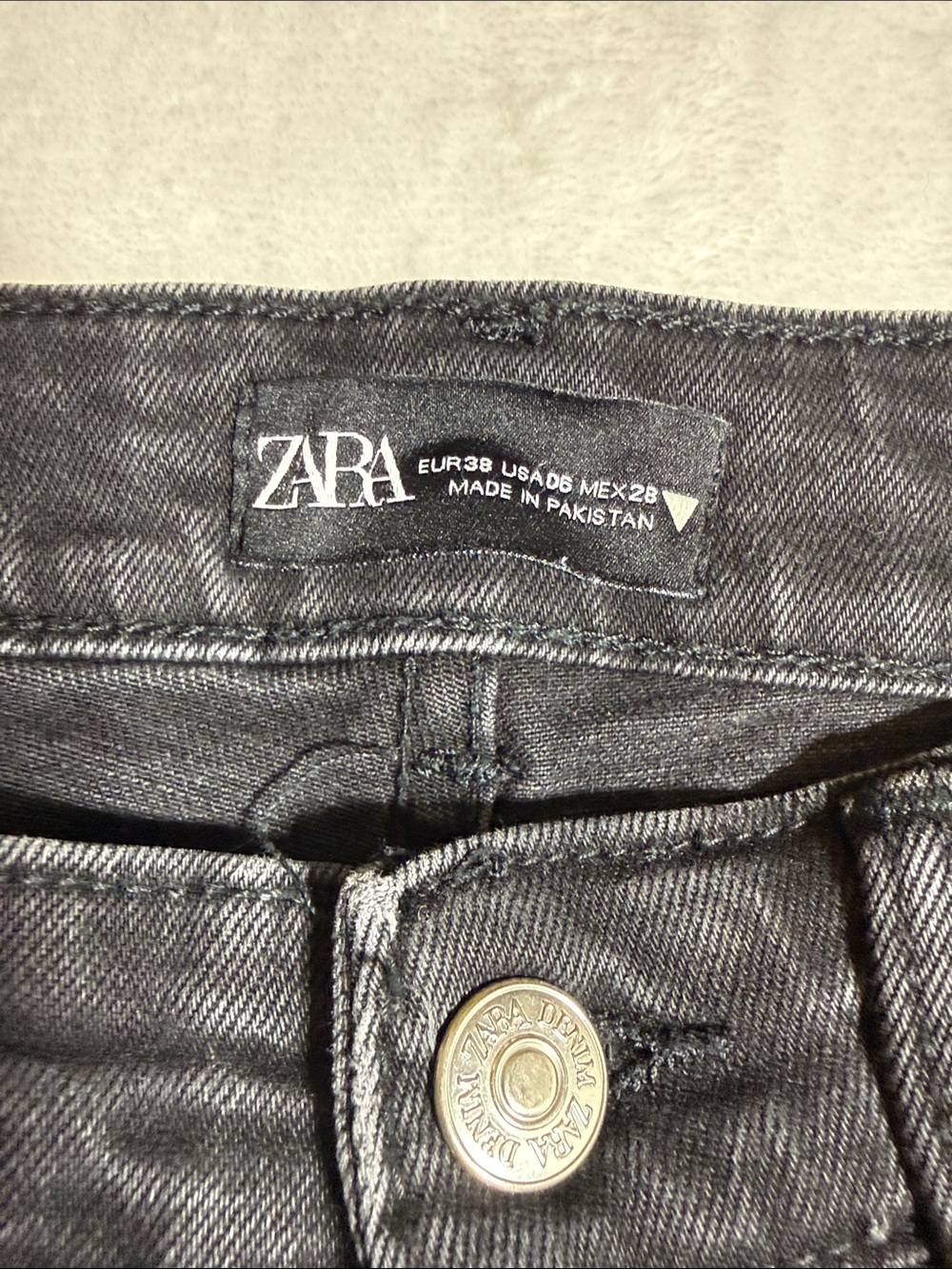 Zara Black High-Rise Flare Jeans - Picture 2 of 9